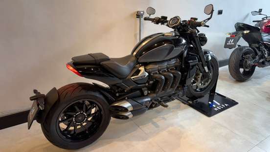 TRIUMPH-ROCKET III STORM R-2024