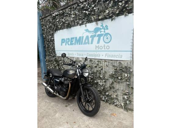 TRIUMPH STREET TWIN 