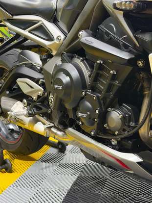 TRIUMPH-STREET TRIPLE 765 RS-2020