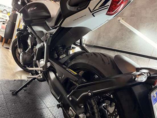 TRIUMPH-TRIDENT 660 TRIPLE TRIBUTE EDITION TRIUMPH-TRIDENT 660 TRIPLE TRIBUTE EDITION-2024