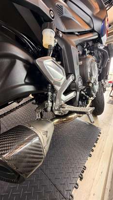 TRIUMPH-TRIDENT 660 TRIPLE TRIBUTE EDITION TRIUMPH-TRIDENT 660 TRIPLE TRIBUTE EDITION-2024