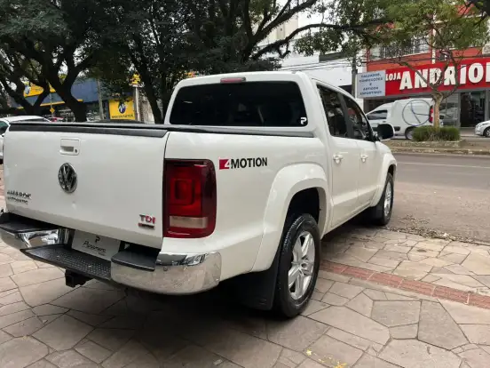 VOLKSWAGEN-AMAROK-2.0 HIGHLINE 4X4 CD 16V TURBO INTERCOOLER DIESEL 4P AUTOMÁTICO VOLKSWAGEN-AMAROK-2017