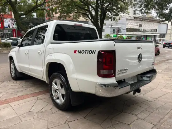 VOLKSWAGEN-AMAROK-2017