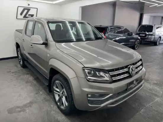 VOLKSWAGEN-AMAROK-2011