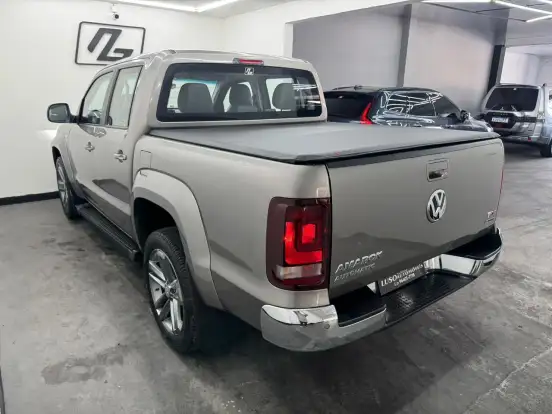 VOLKSWAGEN-AMAROK-2011
