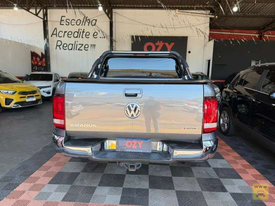 VOLKSWAGEN-AMAROK-2.0 HIGHLINE 4X4 CD 16V TURBO INTERCOOLER DIESEL 4P AUTOMÁTICO VOLKSWAGEN-AMAROK-2019