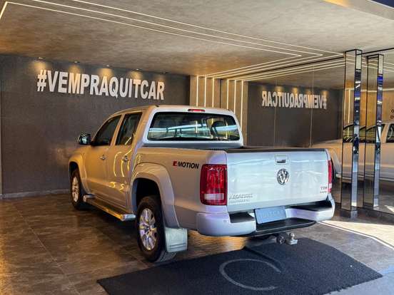VOLKSWAGEN-AMAROK-2.0 TRENDLINE 4X4 CD 16V TURBO INTERCOOLER DIESEL 4P AUTOMÁTICO VOLKSWAGEN-AMAROK-2017