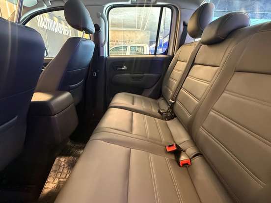 VOLKSWAGEN-AMAROK-2.0 TRENDLINE 4X4 CD 16V TURBO INTERCOOLER DIESEL 4P AUTOMÁTICO VOLKSWAGEN-AMAROK-2017