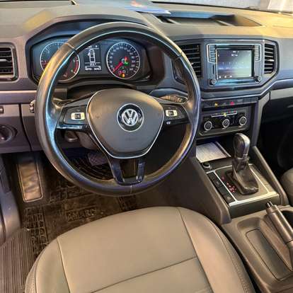 VOLKSWAGEN-AMAROK-2.0 TRENDLINE 4X4 CD 16V TURBO INTERCOOLER DIESEL 4P AUTOMÁTICO VOLKSWAGEN-AMAROK-2017