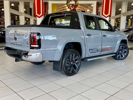 VOLKSWAGEN-AMAROK-2025
