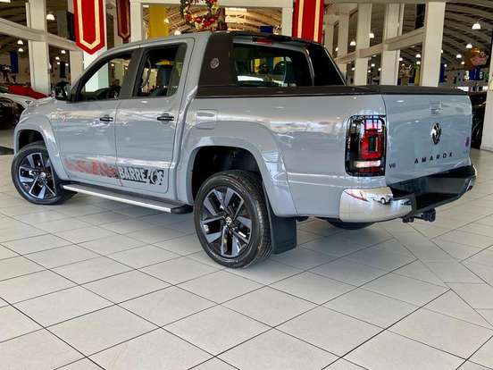VOLKSWAGEN-AMAROK-2025