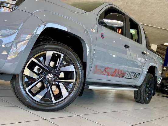 VOLKSWAGEN-AMAROK-3.0 V6 TDI DIESEL BARRETOS 70 ANOS CD 4MOTION AUTOMÁTICO VOLKSWAGEN-AMAROK-2025