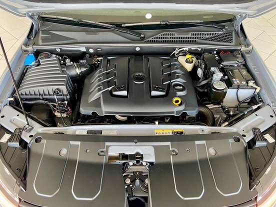 VOLKSWAGEN-AMAROK-2025