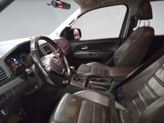 VOLKSWAGEN-AMAROK-2021