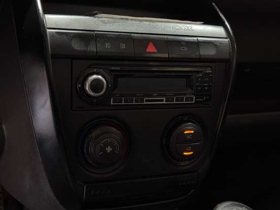 VOLKSWAGEN-CROSSFOX-2009
