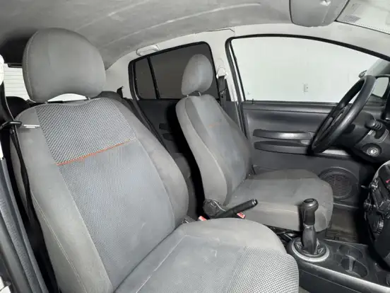 VOLKSWAGEN-FOX-1.0 MI 8V FLEX 4P MANUAL VOLKSWAGEN-FOX-2009