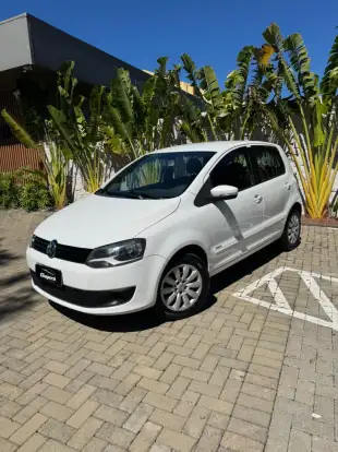 VOLKSWAGEN-FOX-1.0 MI 8V FLEX 4P MANUAL VOLKSWAGEN-FOX-2013