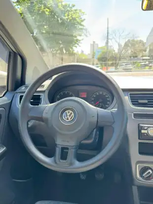 VOLKSWAGEN-FOX-2013