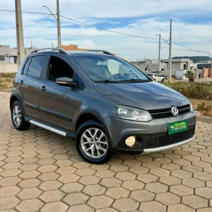 VOLKSWAGEN-FOX-2012