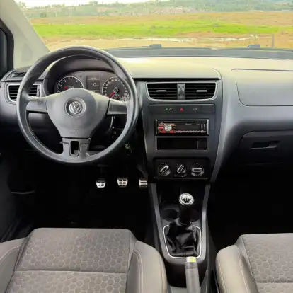 VOLKSWAGEN-FOX-2012