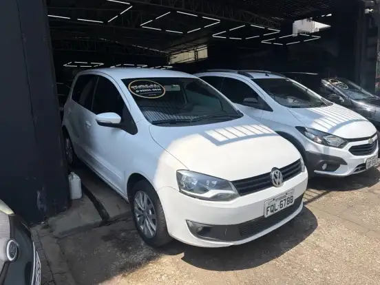 VOLKSWAGEN-FOX-2014