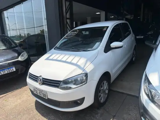 VOLKSWAGEN-FOX-2014