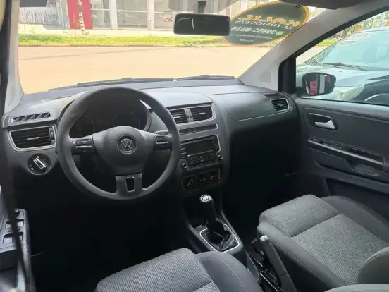 VOLKSWAGEN-FOX-2014