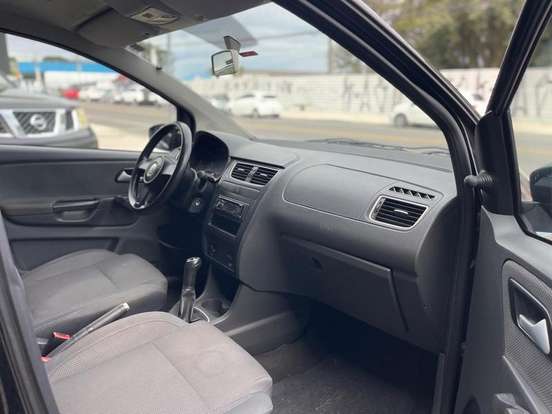 VOLKSWAGEN-FOX-1.0 MI TREND 8V FLEX 4P MANUAL VOLKSWAGEN-FOX-2010