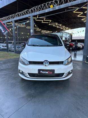 VOLKSWAGEN-FOX-2016