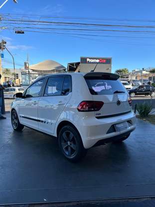 VOLKSWAGEN-FOX-2016