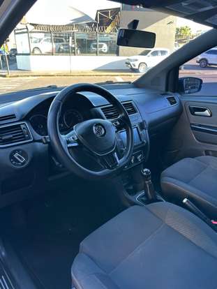 VOLKSWAGEN-FOX-2016