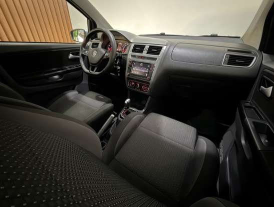VOLKSWAGEN-FOX-2018