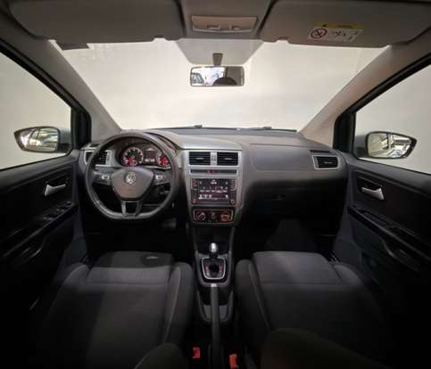 VOLKSWAGEN-FOX-2018