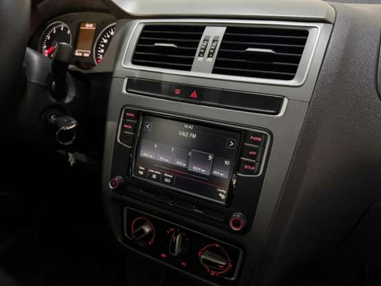 VOLKSWAGEN-FOX-1.6 MSI TOTAL FLEX CONNECT 4P I-MOTION VOLKSWAGEN-FOX-2018