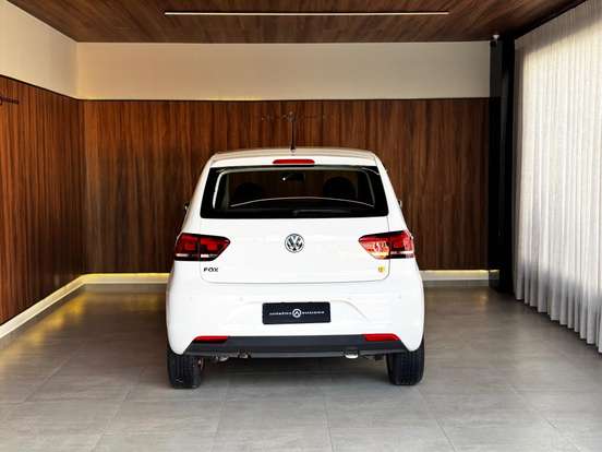 VOLKSWAGEN-FOX-2020