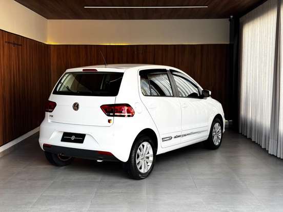 VOLKSWAGEN-FOX-2020