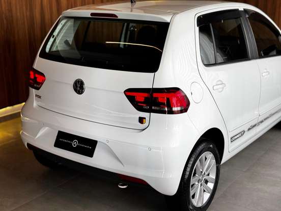 VOLKSWAGEN-FOX-2020