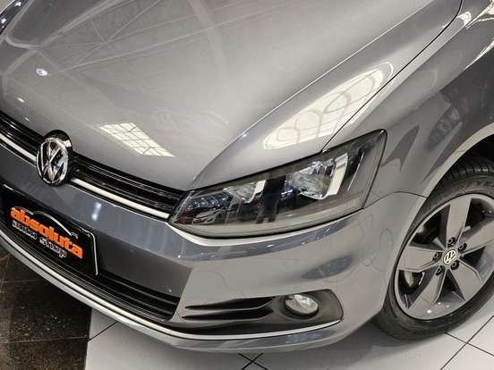 VOLKSWAGEN-FOX-2021