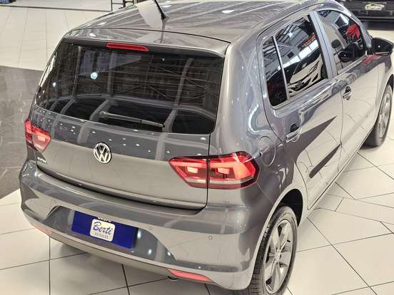 VOLKSWAGEN-FOX-2021