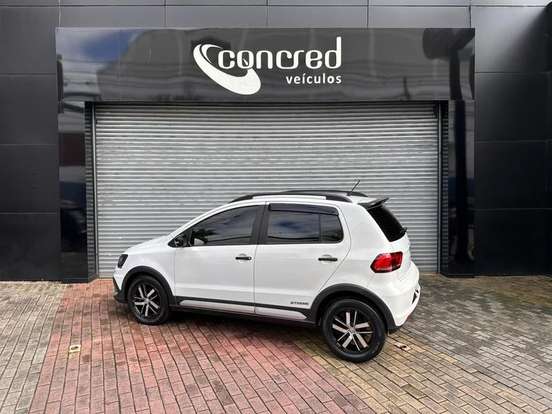 VOLKSWAGEN-FOX-2017