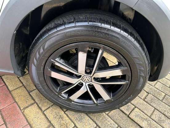 VOLKSWAGEN-FOX-1.6 MSI TOTAL FLEX XTREME 4P MANUAL VOLKSWAGEN-FOX-2017