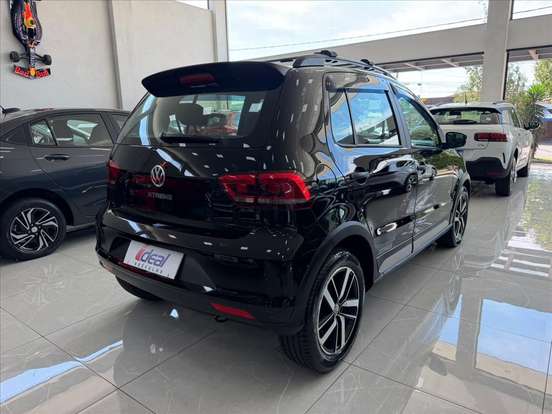 VOLKSWAGEN-FOX-2018