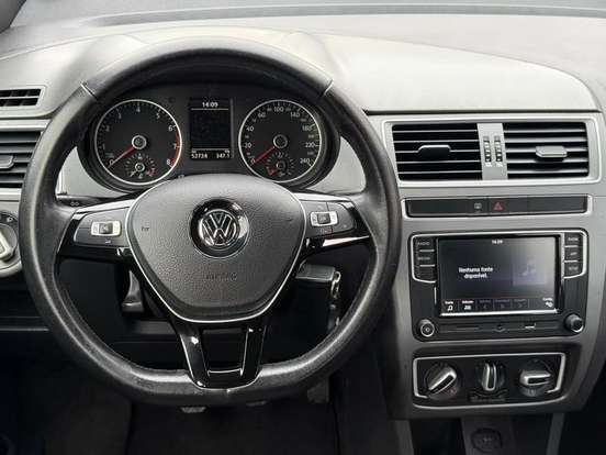 VOLKSWAGEN-FOX-2018