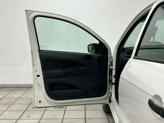 VOLKSWAGEN-GOL-1.0 12V MPI TOTALFLEX 4P MANUAL VOLKSWAGEN-GOL-2022
