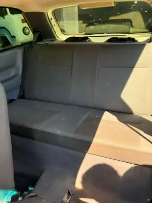 VOLKSWAGEN-GOL-2010