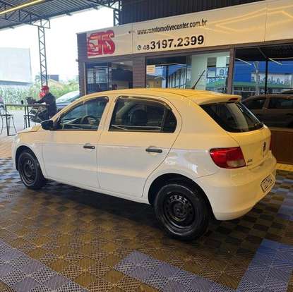 VOLKSWAGEN-GOL-2009