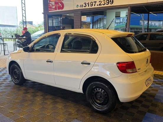 VOLKSWAGEN-GOL-1.0 MI 8V FLEX 4P MANUAL G.V VOLKSWAGEN-GOL-2009