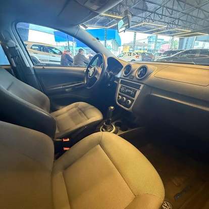 VOLKSWAGEN-GOL-2009