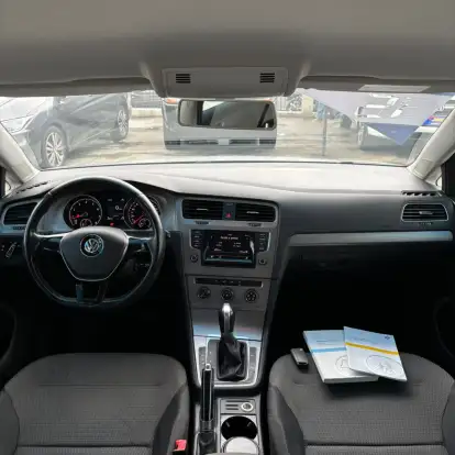 VOLKSWAGEN-GOLF-2015