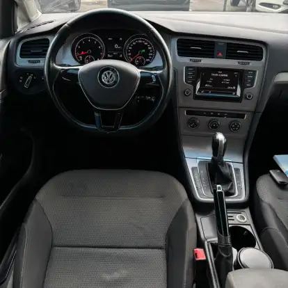 VOLKSWAGEN-GOLF-2015